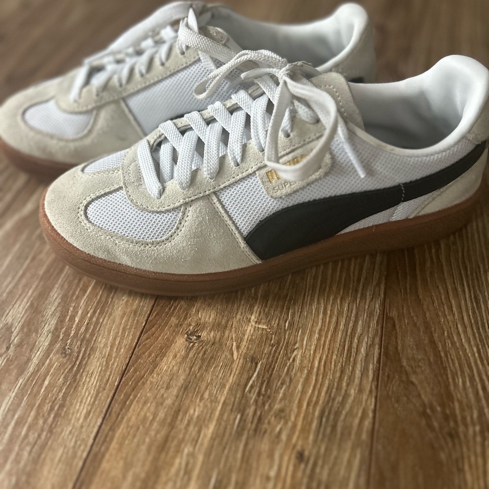 Puma “Super team” White and Black Retro Sneakers (Unisex)